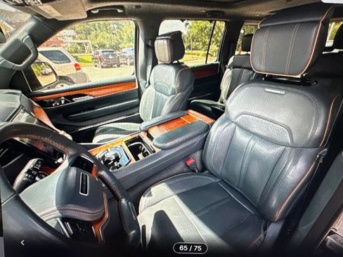 Used 2023 Jeep Grand Wagoneer Series II AWD/4WD image 3