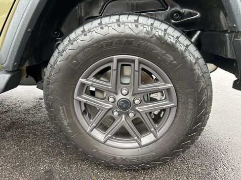 Used 2025 Jeep Wrangler Sport S image 35