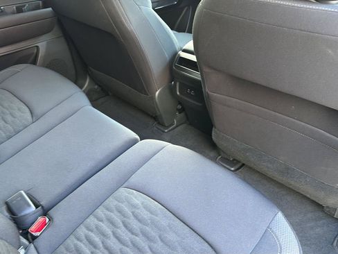 Used 2025 Nissan Pathfinder S FWD image 36