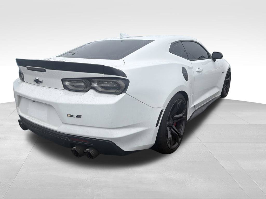 Used 2021 Chevrolet Camaro SS RWD image 27