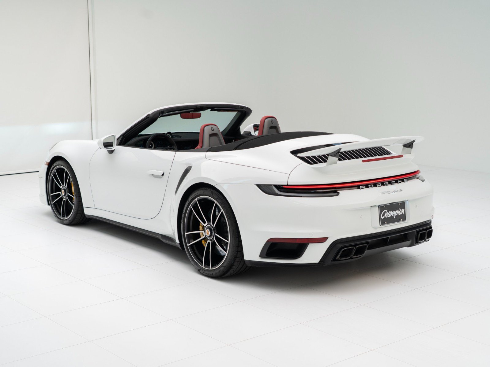 Certified 2025 Porsche 911 Turbo S AWD/4WD image 3