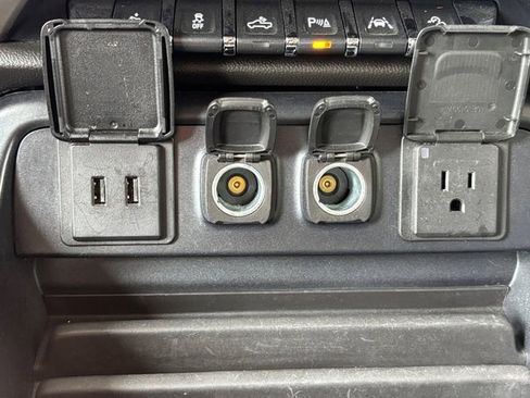 Used 2016 GMC Sierra 1500 Denali AWD/4WD image 7