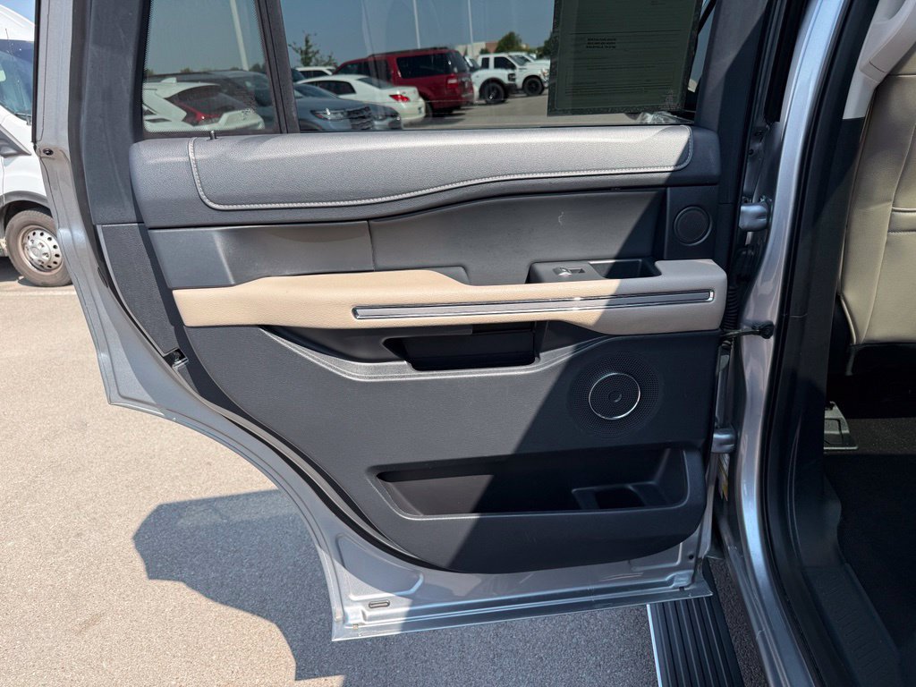 Used 2023 Ford Expedition Limited AWD/4WD image 36