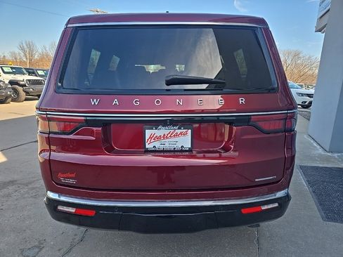 Used 2024 Jeep Wagoneer Series II image 8