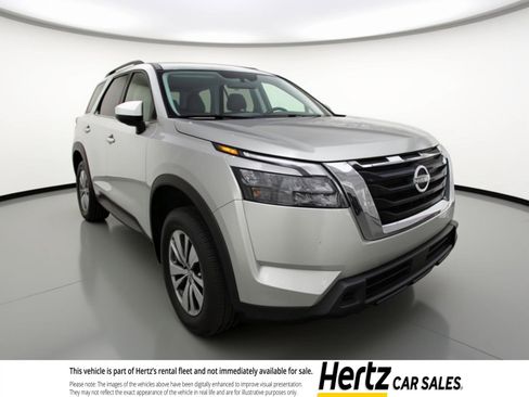 Used 2025 Nissan Pathfinder SV image 1
