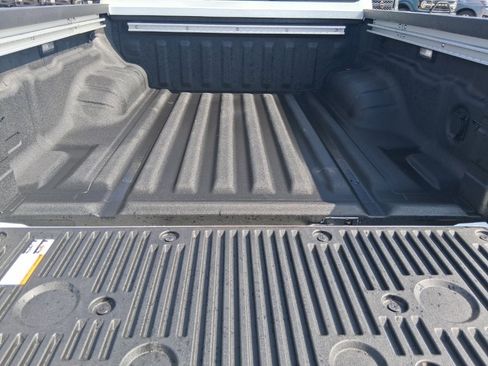 New 2026 Nissan Frontier SV image 7