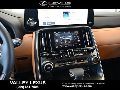 New 2026 Lexus LX 600 4WD w/ Luxury Package image 8