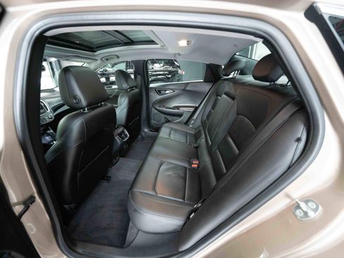 Used 2018 Chevrolet Malibu RS w/ Leather Package FWD image 23