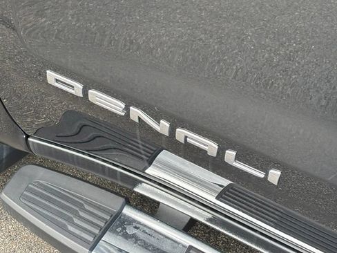 Used 2024 GMC Sierra 1500 Denali w/ Technology Package AWD/4WD image 5