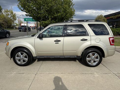 Used 2011 Ford Escape XLT w/ 203A Rapid Spec Order Code AWD/4WD image 8