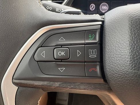 Used 2025 Jeep Grand Cherokee L Limited RWD image 19
