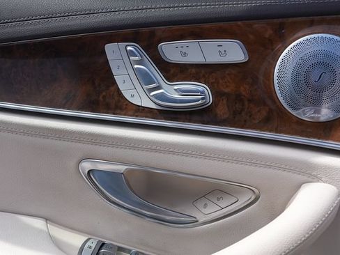 Used 2018 Mercedes-Benz E 300 4MATIC image 40