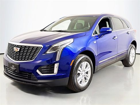 New 2025 Cadillac XT5 Luxury image 1