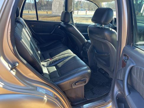 Used 2002 Mercedes-Benz ML 320 4MATIC image 36