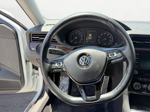 Used 2020 Volkswagen Passat 2.0T SEL FWD image 12