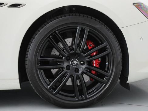 Certified 2023 Maserati Ghibli Modena RWD image 24