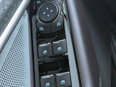 Used 2025 Ford Explorer Platinum w/ Ultimate Package image 30