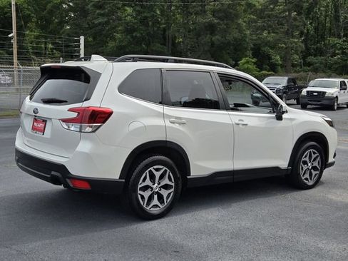 Used 2022 Subaru Forester Premium AWD/4WD image 5