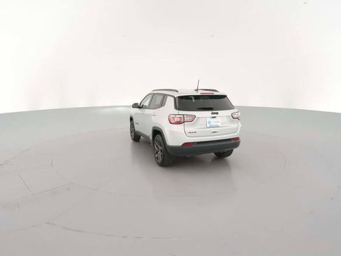 New 2026 Jeep Compass Latitude image 9