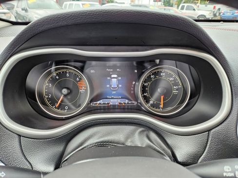 Used 2018 Jeep Cherokee Trailhawk AWD/4WD image 22