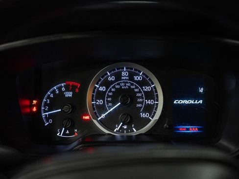 Used 2021 Toyota Corolla LE image 18