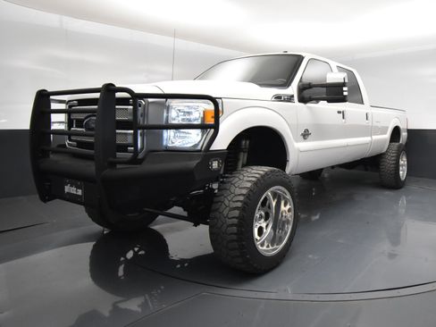 Used 2016 Ford F350 Platinum w/ FX4 Off-Road Package image 2