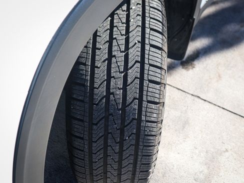 Used 2022 Volkswagen Atlas Cross Sport SE image 12