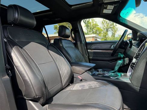 Used 2016 Ford Explorer Platinum AWD/4WD image 35
