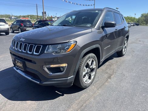 Used 2019 Jeep Compass Limited AWD/4WD image 10