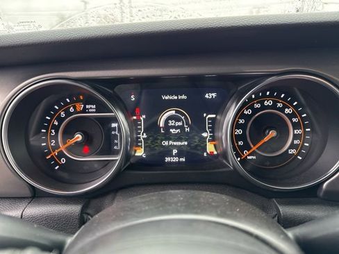 Used 2021 Jeep Gladiator Willys image 23