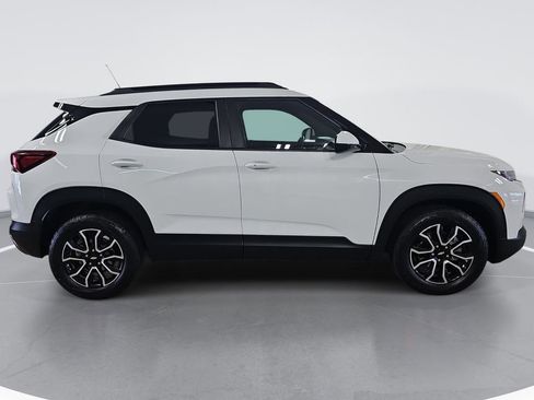 Used 2023 Chevrolet TrailBlazer ACTIV FWD image 2