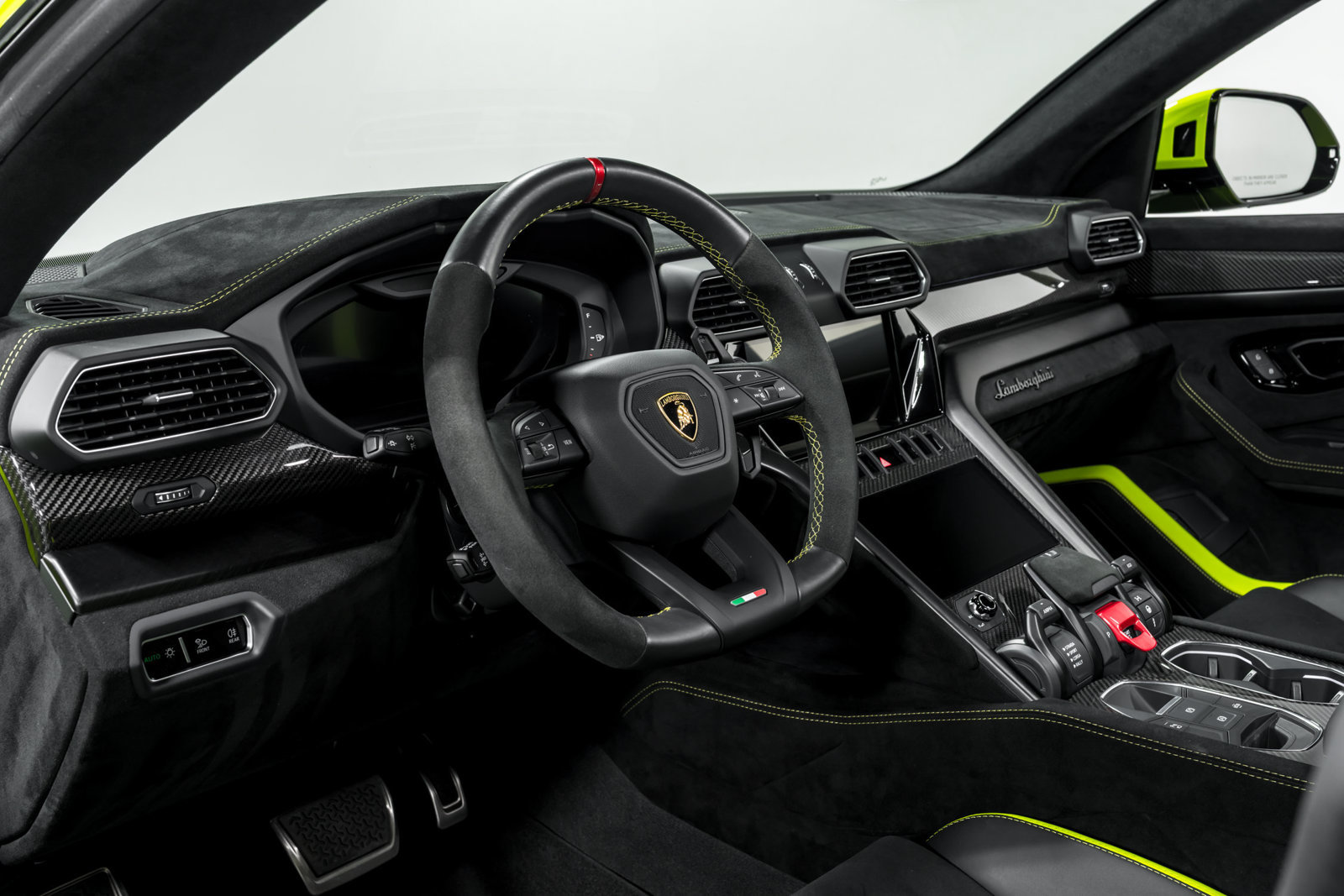Used 2024 Lamborghini Urus Performante AWD/4WD image 13