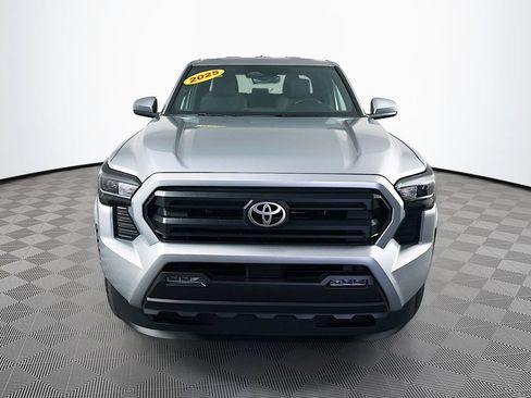 Used 2025 Toyota Tacoma SR5 AWD/4WD image 4
