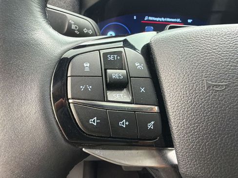 Certified 2025 Ford Explorer Platinum w/ LUX Leather Package AWD/4WD image 17