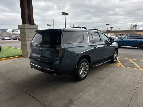 New 2026 Chevrolet Suburban Premier image 4