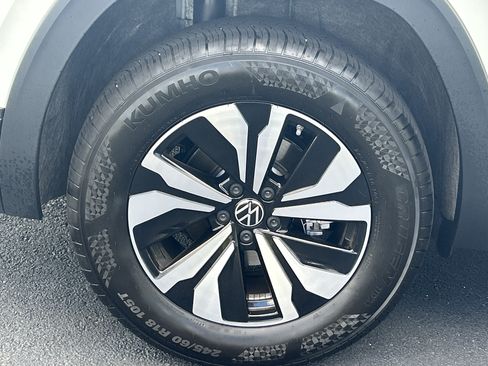 Used 2026 Volkswagen Atlas SE FWD image 34