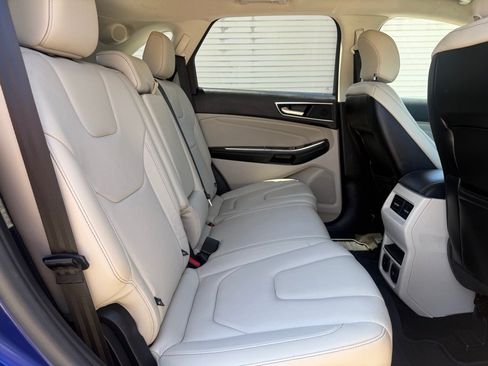 Used 2015 Ford Edge Titanium w/ Technology Package AWD/4WD image 11