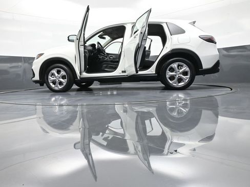 Used 2023 Honda HR-V LX image 47