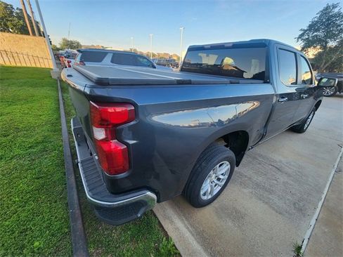 Used 2021 Chevrolet Silverado 1500 LT RWD image 4