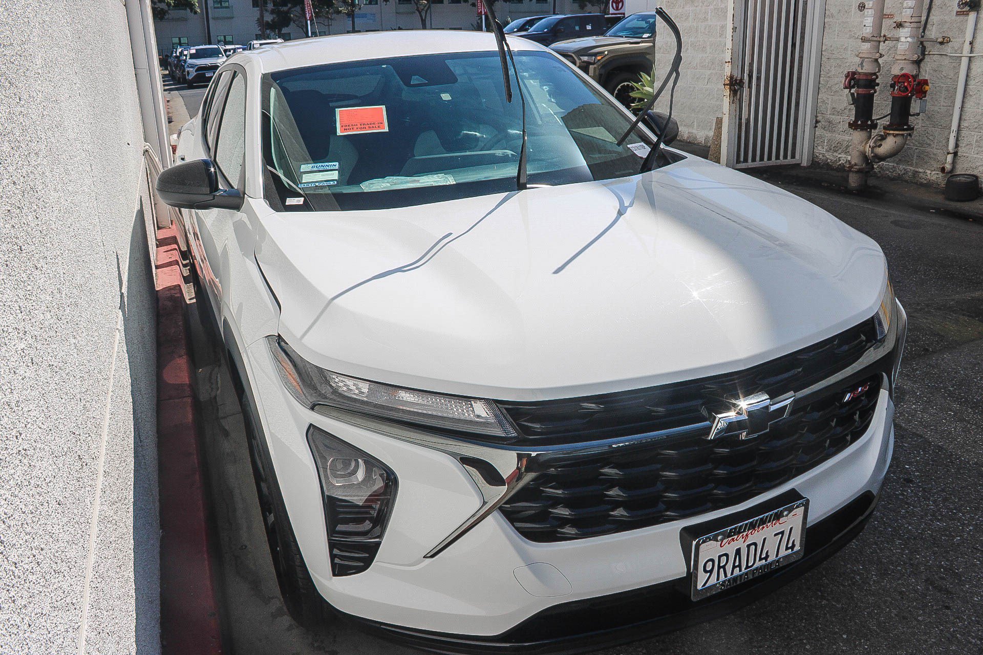 Used 2025 Chevrolet Trax RS FWD image 1