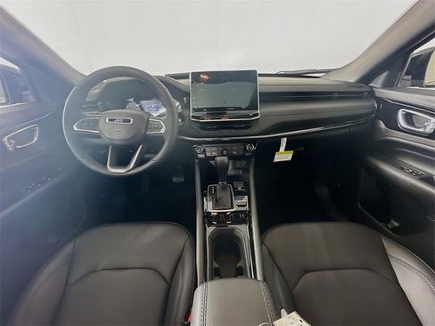 New 2025 Jeep Compass Limited w/ Sun & Sound Group image 9