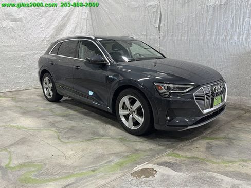 Used 2019 Audi e-tron Premium Plus AWD/4WD image 2