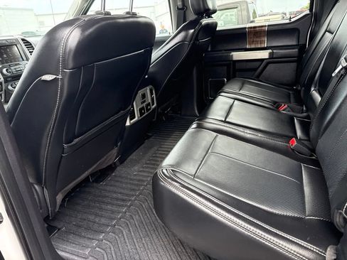 Used 2018 Ford F150 Lariat w/ Equipment Group 502A Luxury AWD/4WD image 19