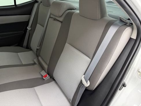Used 2018 Toyota Corolla LE FWD image 33