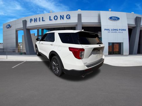 Used 2022 Ford Explorer XLT w/ Equipment Group 202A AWD/4WD image 3