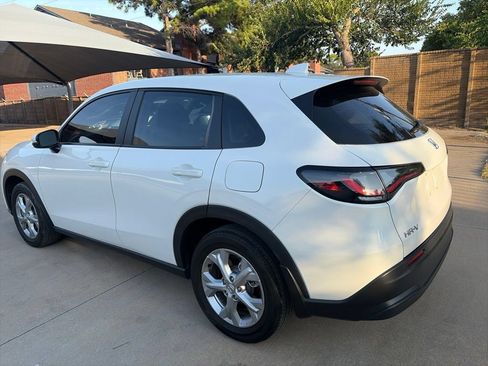 Used 2024 Honda HR-V LX image 11