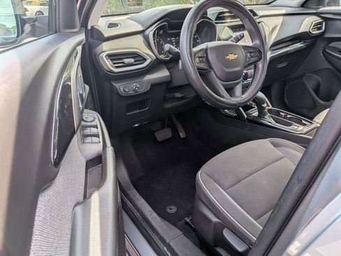 Used 2023 Chevrolet TrailBlazer LS FWD image 12