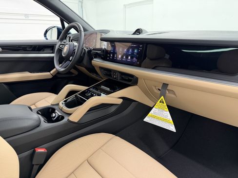 New 2026 Porsche Cayenne E-Hybrid image 24