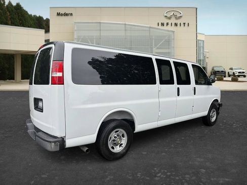 Used 2025 Chevrolet Express 3500 LT w/ LT Preferred Equipment Group RWD image 5