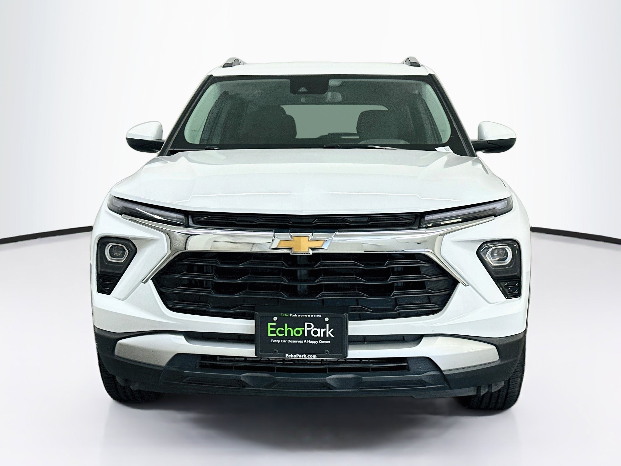 Used 2025 Chevrolet TrailBlazer LT AWD/4WD image 2